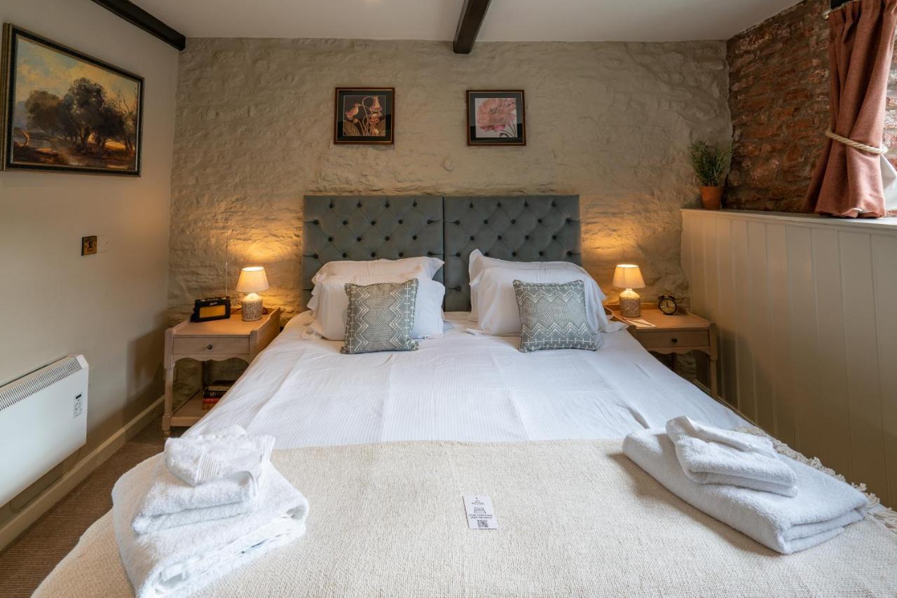 The Ring 'O' Bells Hotel Compton Martin Eksteriør billede